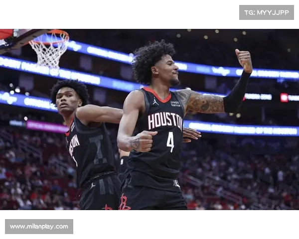 《从进攻到防守,杰伦如何实现攻防一体的完美结合》(杰伦打球) 《从进攻到防守,杰伦如何实现攻防一体的完美结合》(杰伦打球)